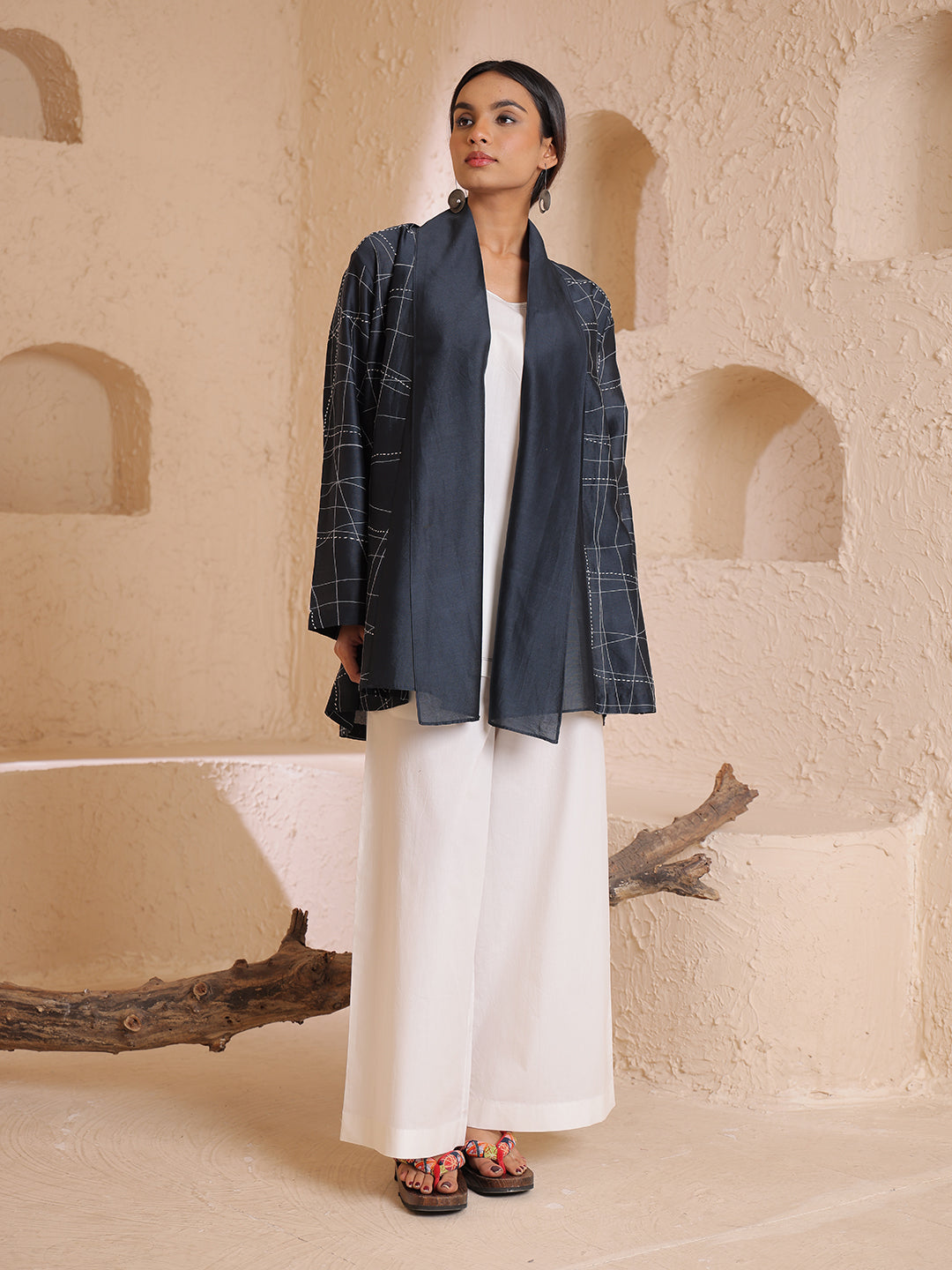 OVERGARMENT WITH A SLIP